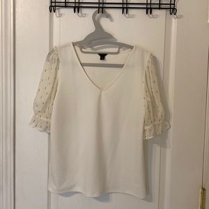 Ann Taylor scalloped puff sleeve blouse